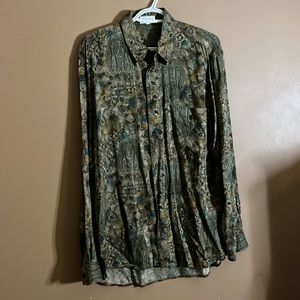 Paisley dress shirt long sleeve buttons. L5